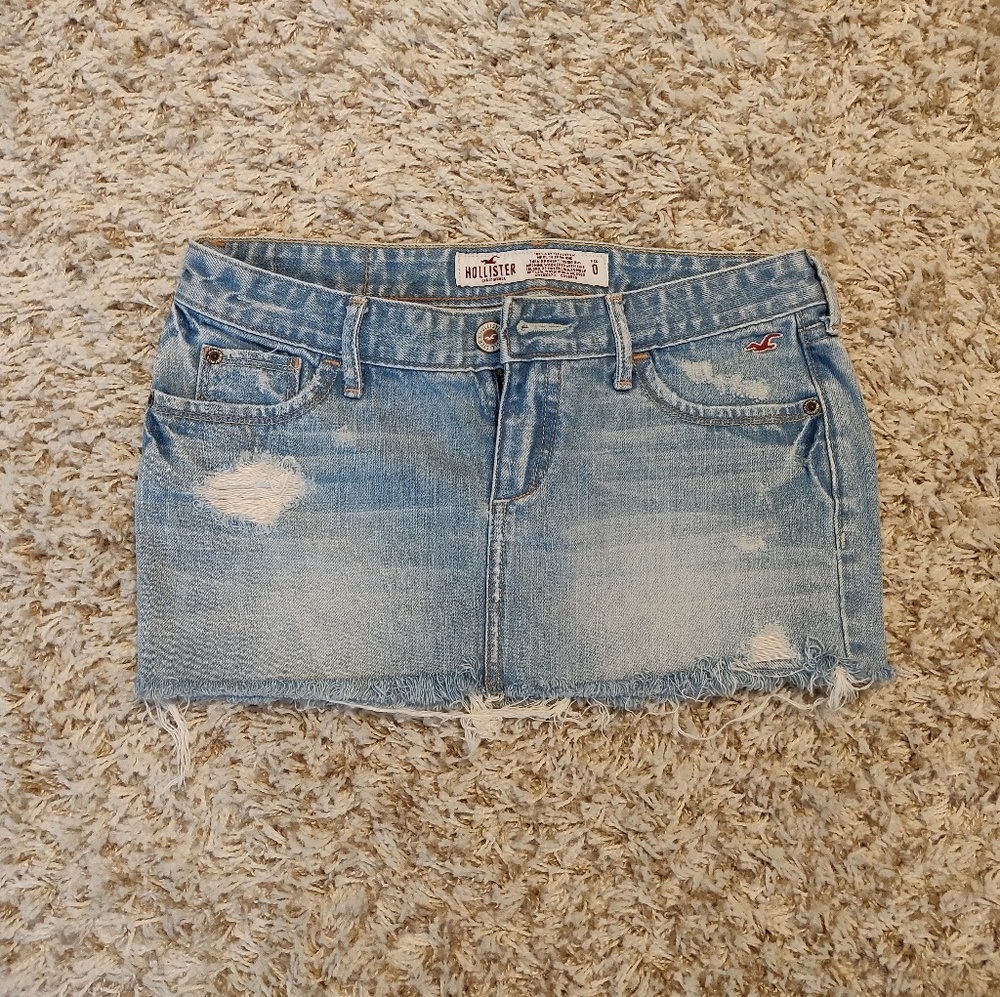 COPY - 🌸Hollister distressed short denim skirt 0